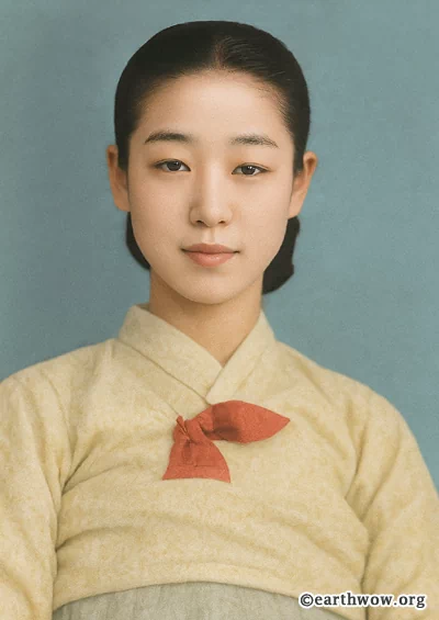 ■ 매일신보에서는 100명의 예술인을 대상으로 기사를 연재했는데, 이 기사의 제목을 「예단일백인(藝檀一百人)」이라 하였다. 3