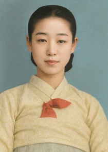 ■ 매일신보에서는 100명의 예술인을 대상으로 기사를 연재했는데, 이 기사의 제목을 「예단일백인(藝檀一百人)」이라 하였다. 11