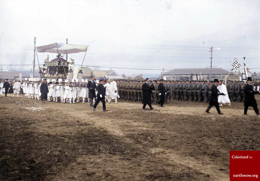 1925년 2월 9일, 정미칠적 명단에 올라있는 대한제국의 관료이자 일제로부터 훈1등 자작 작위를 수여받았던 송병준(宋秉畯)의 장례식이 거행되었다. 5