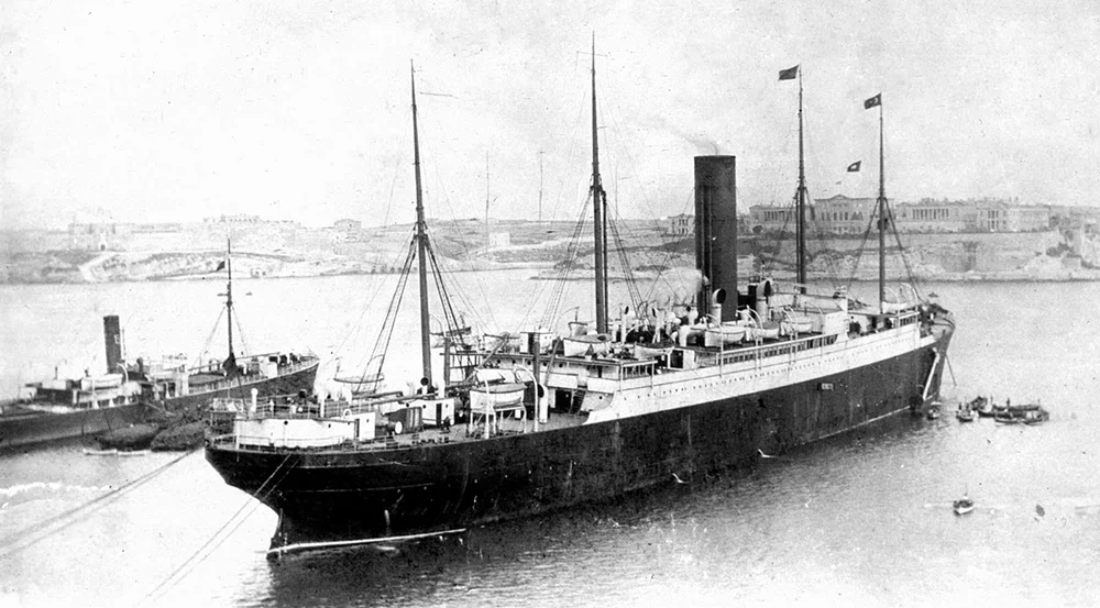 1903년 5월 5일 첫 항해를 시작한 RMS 카파시아호(RMS Carpathia)는 영국 큐나드 라인(Cunard Line)의 대서양횡단 여객선으로 다른 무엇보다도 '타이타닉 구조선'으로 당대의 가장 큰 유명세를 얻었다. 1