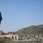 세계 각지의 유명한 랜드마크 중에는 동상도 꽤 많은 숫자를 차지하고 있는데, 인도 서부 구자라트주에 세워진 '통일의 조각상'은 지구의 랜드마크라고 해도 될 정도로 압도적으로 크다. 13