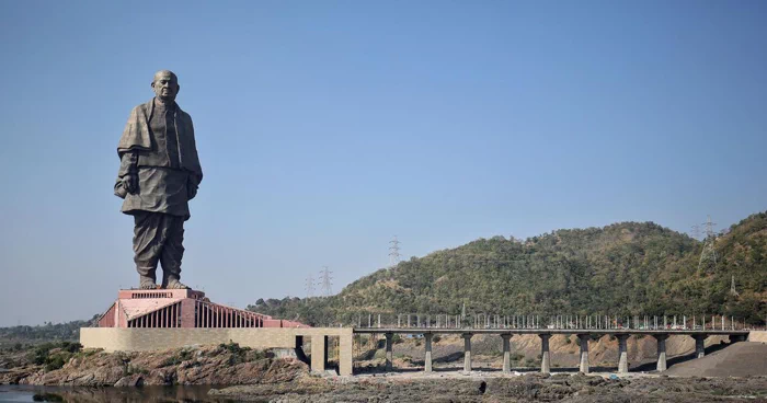 세계 각지의 유명한 랜드마크 중에는 동상도 꽤 많은 숫자를 차지하고 있는데, 인도 서부 구자라트주에 세워진 '통일의 조각상'은 지구의 랜드마크라고 해도 될 정도로 압도적으로 크다. 1