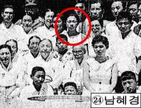 아래의 사진은 해위 윤보선(尹潽善, 1897~1990)이 제2공화국의 대통령으로 확정된 후 이를 축하하기 위해 1960년 8월 14일, 서울 종로구 안국동의 사저에 모인 해평 윤씨 자손들의 모습이다. 5