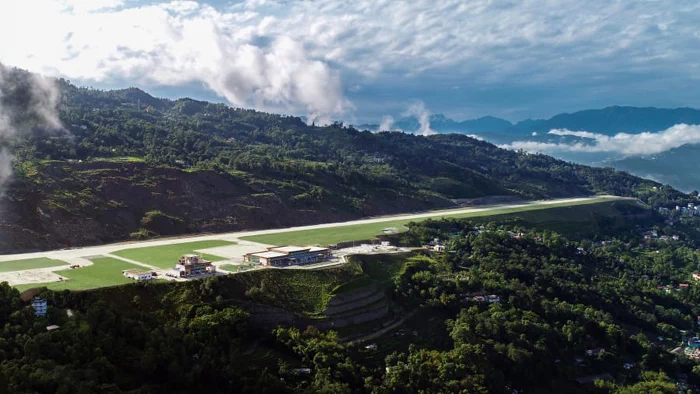 2018년 9월 24일, 나렌드라 모디 인도 총리는 북동부 시킴(Sikkim) 주에 인도의 100번째 공항 개항을 발표했다. 5