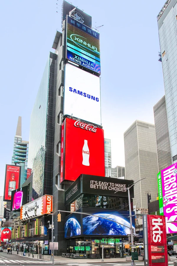 '세계의 교차로(The Crossroads of the World)'라고도 칭해지는 미국 뉴욕 맨해튼에 위치한 타임스퀘어(Times Square, 타임스 스퀘어). 5