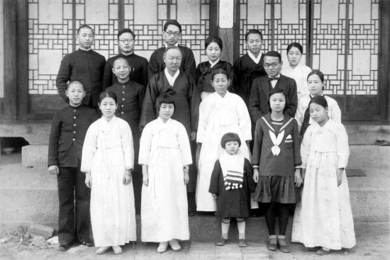 윤치소(尹致昭, 1871~1944)는 조선 말기의 문신으로 일제시대에는 조선총독부 중추원 참의를 지낸 이력으로 친일인사로 분류된다. 7