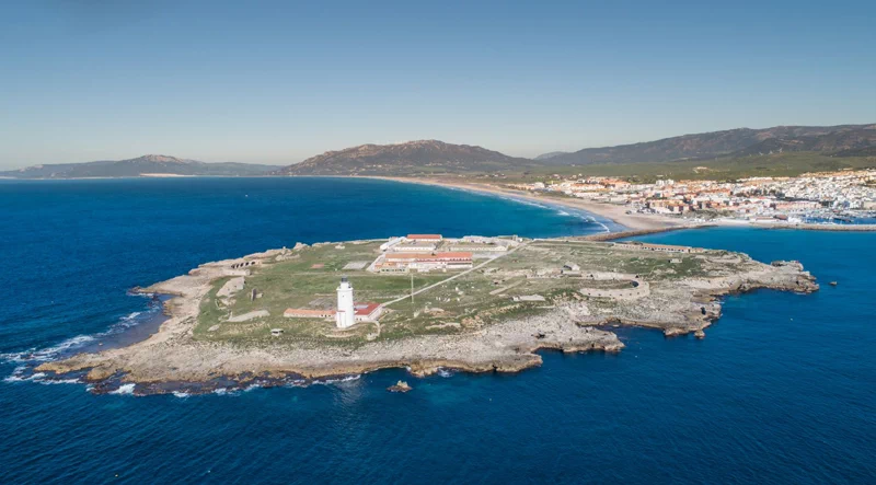 서유럽 이베리아 반도 남부 타리파(Tarifa) 시 근교에 위치한 타리파 섬(Isla de Tarifa, 라스팔로마 섬이라고도 함)은 유럽의 최남단에 위치해 있다. 7