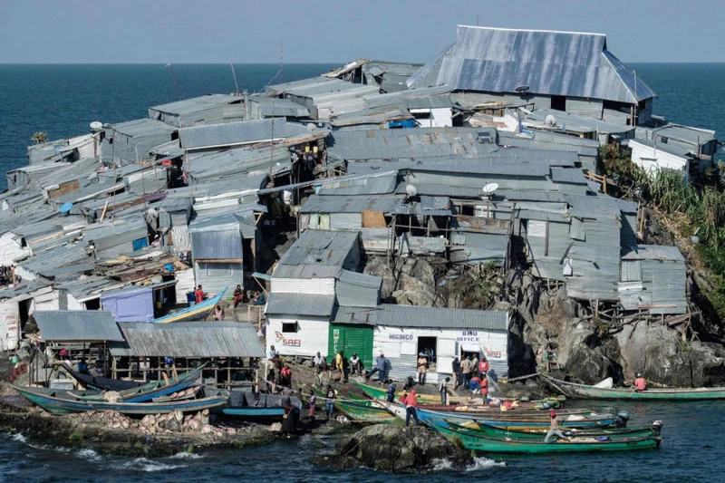 아프리카 최대의 빅토리아 호수에 있는 미징고 섬(Migingo Island)의 면적은 2,000㎡. 11