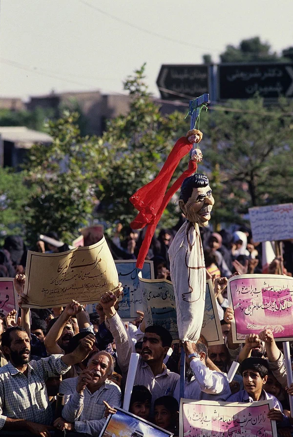 1987년 7월 31일, 하즈(Hajj, 이슬람의 성지순례 행사) 기간 동안 이슬람교의 성지인 사우디아라비아의 메카에 순례를 온 이란인 15만 명이 시위를 일으켰다. 21