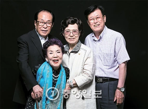 1955년 7월 14일, 미국 캘리포니아주 롱비치에서 미의 여왕을 선발하는 제4회 미스유니버스 대회가 열렸다. 37