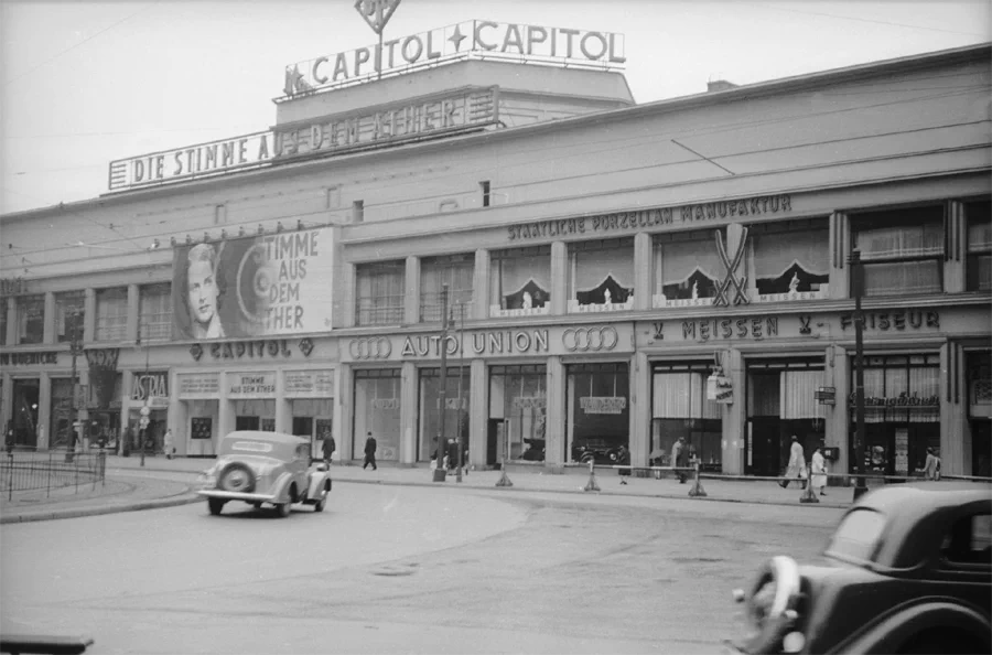 1939년 6월경의 독일 베를린 번화가를 담은 사진. 65