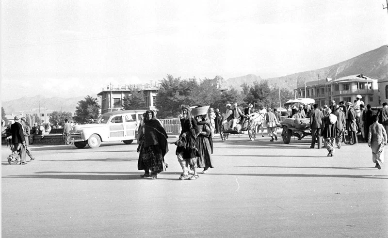 카불(Kabul)은 아프가니스탄의 수도이자 제1의 도시로 해발 1790m의 고지대에 위치해있는 세계에서 가장 높은 수도 중 하나이다. 7