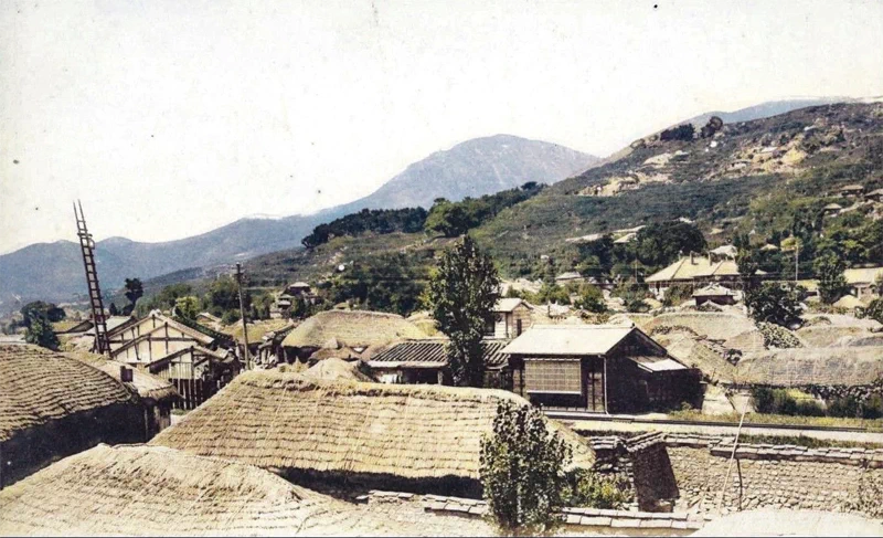 일제시대인 1930년대, 부산 거리의 근대건축물과 풍경이 인쇄된 사진엽서. 좀 더 보기 편하게 채색작업을 해보았다. 35