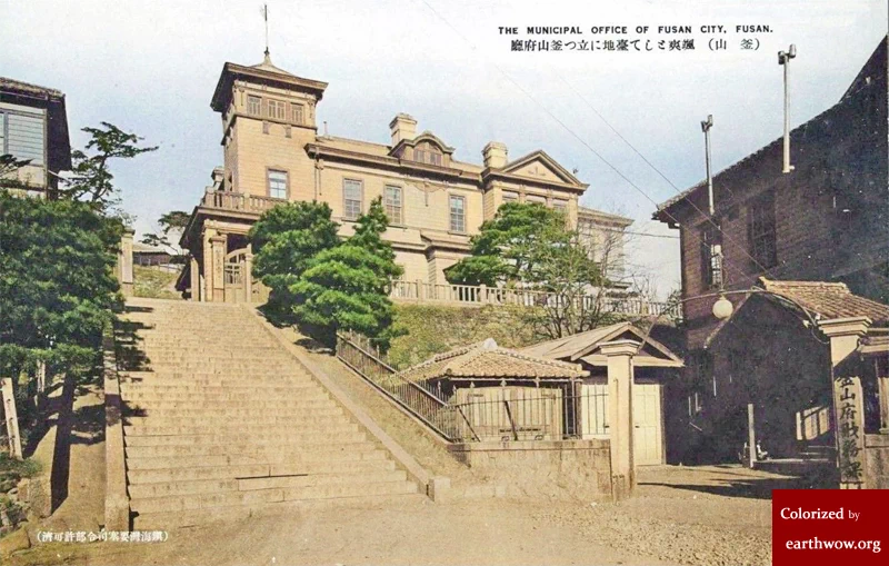 일제시대인 1930년대, 부산 거리의 근대건축물과 풍경이 인쇄된 사진엽서. 좀 더 보기 편하게 채색작업을 해보았다. 41