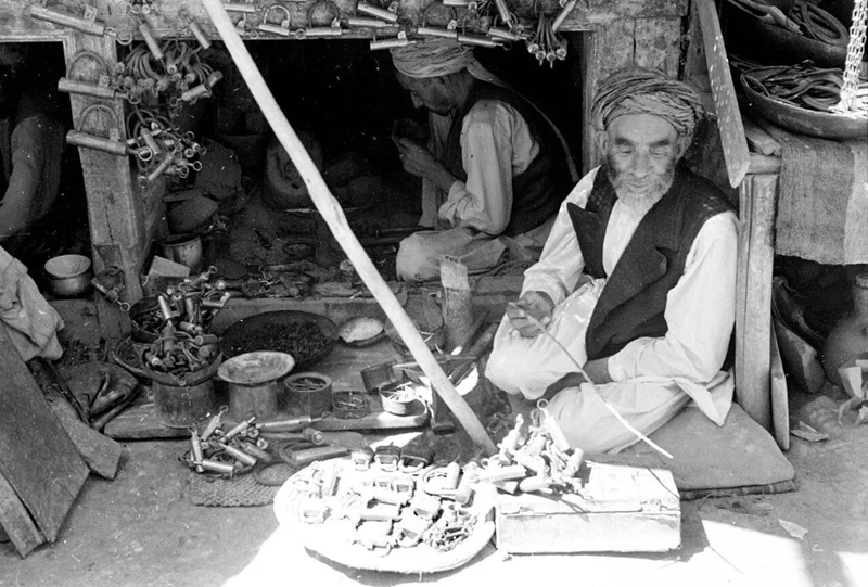 카불(Kabul)은 아프가니스탄의 수도이자 제1의 도시로 해발 1790m의 고지대에 위치해있는 세계에서 가장 높은 수도 중 하나이다. 57