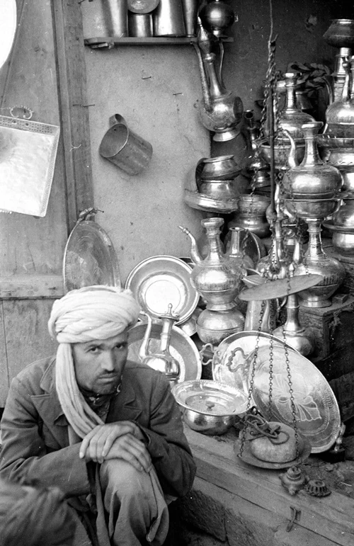 카불(Kabul)은 아프가니스탄의 수도이자 제1의 도시로 해발 1790m의 고지대에 위치해있는 세계에서 가장 높은 수도 중 하나이다. 63