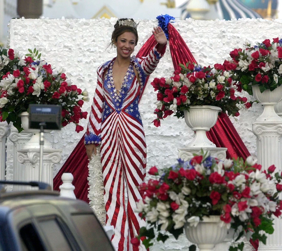 '미스 아메리카(Miss America)'는 세계적 미인대회인 미스유니버스의 미국대표를 선발하는 미스 USA와 혼동되지만 그보다 30년이나 앞선 역사를 갖고 있는 전통의 대회. 153