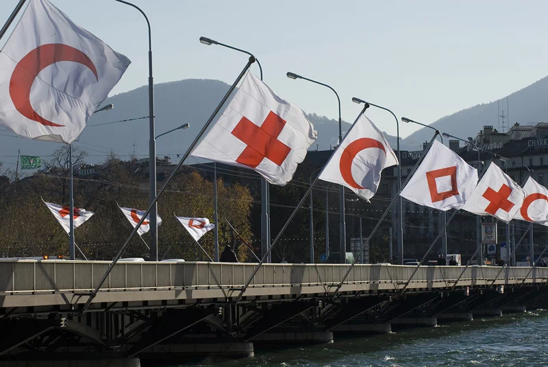 국제적십자운동(International Red Cross and Red Crescent Movement)은 1836년 스위스 출신의 장 앙리 뒤낭(Jean Henri Dunant, 1828~1910)에 의해 창시되었고, 이는 '인도주의 운동' 을 의미한다. 9