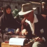 오스만 제국(Ottoman Empire, 1299~1922) 말기까지 터키의 식자율(literacy rate)은 8.61%에 불과했다. 이는 여성인구로 가면 더욱 낮아져서 3.67%까지 급락했다. 당시 여성 100명 중 불과 3~4명 정도가 글을 읽고 쓸 줄 알았기에 법원이나 관공서 근처에는 공식문서의 작성을 대행해 주는 사람들이 진을 치고 있었다. 17