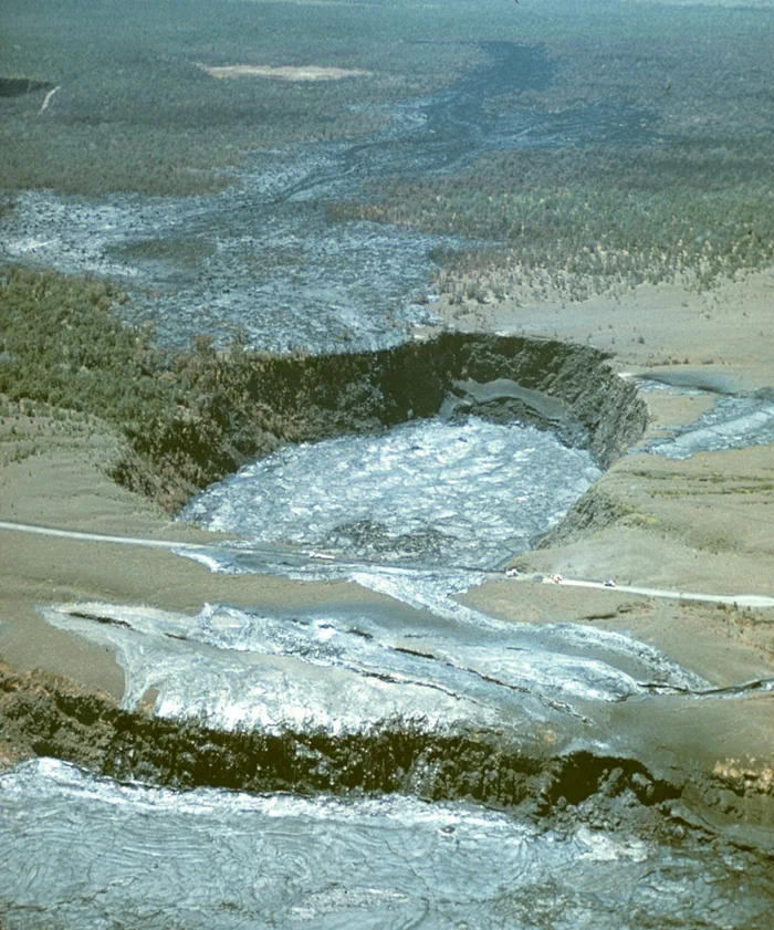 이때 케아나카코이 크레이터(Keanakākoʻi Crater)가 형성되었다. 5