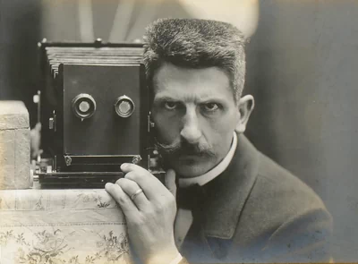 그렇게 보이소나스의 작품은 현대 그리스의 정체성 형성과 유럽에서의 그리스 홍보에 결정적 역할을 했다. 그가 남긴 그리스 관련 기록물은 약 13,000점의 자료로 구성되어 있으며, 현재 테살로니키 사진박물관(Thessaloniki Museum of Photography)에 소장되어 있다. 1