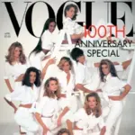 1990년대를 주름잡은 슈퍼모델들이 창간 100주년을 맞은 미국의 패션잡지 보그(Vogue)의 특집화보를 찍고 있다. 이 시기는 패션계에 있어 독보적인 슈퍼모델들이 런웨이와 잡지 표지를 장악했던 황금기였다. 사진 속 심플한 흰 셔츠와 바지를 입은 모델들의 모습은 당시의 자연스러우면서도 시크한 스타일을 상징적으로 보여준다. &nbsp; 사진은 보그 1992년 4월 호의 표지로 사용되었으며, 프랑스 사진작가 패트릭 드마르슐리에(Patrick Demarchelier, 1943~2022)가 촬영하였다. 뒷줄 가장 높은 곳부터 반시계 방향으로, 크리스티 털링턴(Christy Tarlingon), 나오미 캠벨(Naomi Campbell), 클라우디아 쉬퍼(Claudia Schiffer), 야스민 가우리(Yasmin Ghauri), 니키 테일러(Nicky Taylor), 일레인 어윈(Elaine Irwin), 카런 뮐더르(Karen Mulder), 신디 크로퍼드(Cindy Crawford), 린다 에반젤리스타(Linda Evangelista), 타탸나 파티츠(Tatjana Patitz)이다. 5