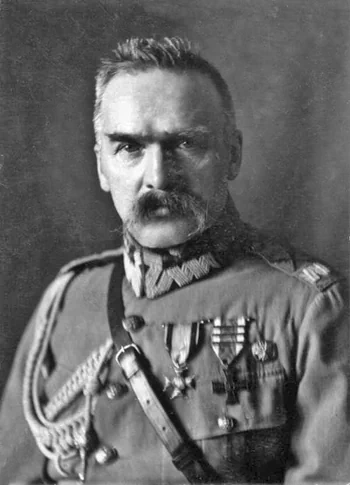 아돌프 히틀러(Adolf Hitler, 1889~1945) 또한 독일 전역에 국가적인 애도를 선포했고, 당시 폴란드 대통령 이그나치 모시치츠키(Ignacy Mościcki)에게 다음과 같은 내용의 전문을 보냈다. 1