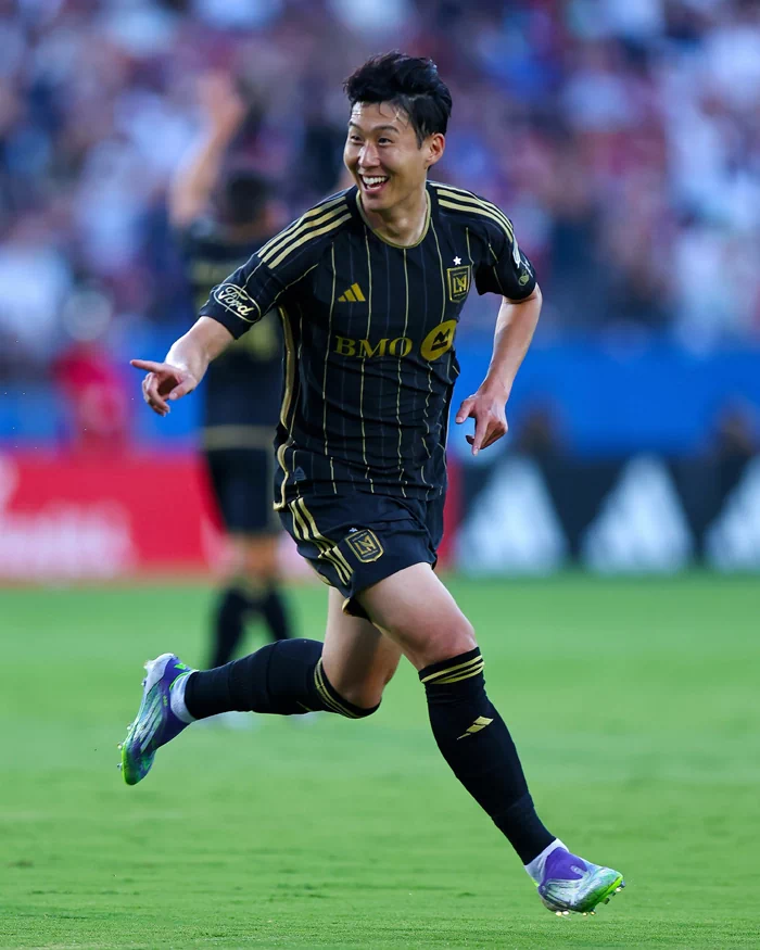 LAFC(로스앤젤레스 FC)로 이적한 손흥민이 세 번째 경기만에 MLS 데뷔골을 터뜨렸다. 1